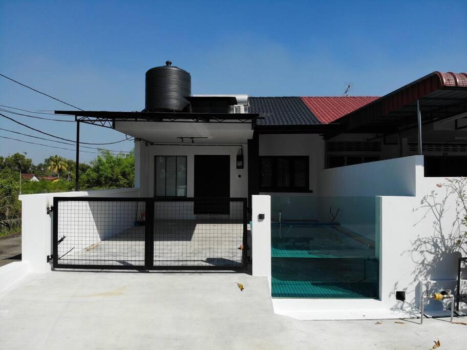 Zen Retreat Glass Pool Villa Taiping Exteriér fotografie